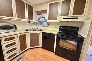 211 Aspen Cir, Leesburg, FL 34748 - Photo 20