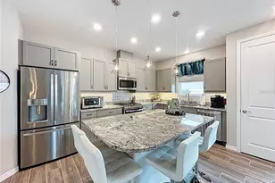 422 Alcove Dr, Groveland, FL 34736 - Photo 10