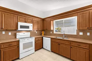 17576 SE 96th Ct, Summerfield, FL 34491 - Photo 10