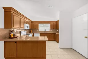 17576 SE 96th Ct, Summerfield, FL 34491 - Photo 8