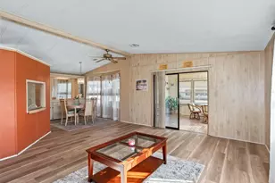 1102 Dustin Dr, Lady Lake, FL 32159 - Photo 12