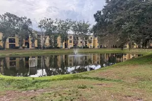 5612 Pinnacle Heights Cir, Tampa, FL 33624 - Photo 8