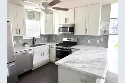 17662 SE 93rd Butler Court, The Villages, FL 32162 - Photo 4