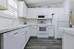 676 Camino Del Rey Dr, The Villages, FL 32159 - Photo 12