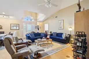 305 Juniper Way, Tavares, FL 32778 - Photo 4