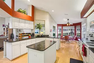 305 Juniper Way, Tavares, FL 32778 - Photo 10