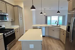 6652 Tammy Ln, The Villages, FL 34762 - Photo 2