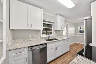 607 Patricia Ave, Fruitland Park, FL 34731 - Photo 2