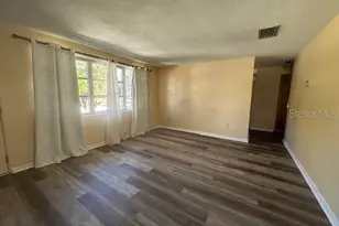 803 Tangerine St, Tavares, FL 32778 - Photo 4