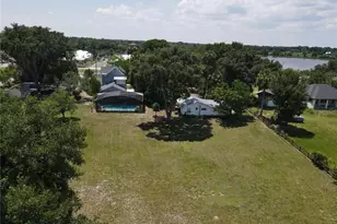 243 S Central Ave, Umatilla, FL 32784 - Photo 8