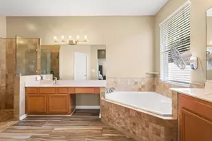 570 Johns Landing Way, Oakland, FL 34787 - Photo 24