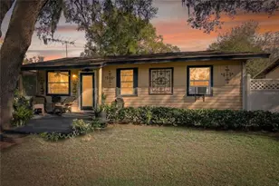 31302 Orange St, Sorrento, FL 32776 - Photo 2