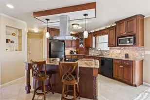 26041 Newcombe Cir, Leesburg, FL 34748 - Photo 16