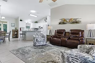 664 Evelynton Loop, The Villages, FL 32162 - Photo 2