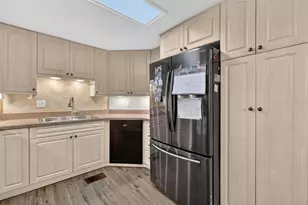 705 Falcon Dr, Tavares, FL 32778 - Photo 16