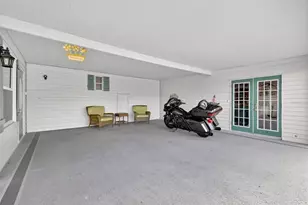 705 Falcon Dr, Tavares, FL 32778 - Photo 4