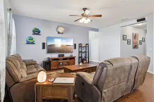 417 Rock Springs Cir, Groveland, FL 34736 - Photo 10