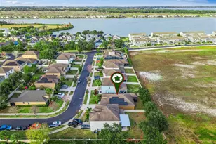 417 Rock Springs Cir, Groveland, FL 34736 - Photo 2