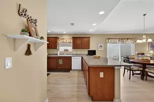 2448 Ravenwood Ln, The Villages, FL 32162 - Photo 4