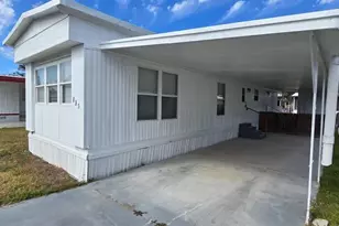 805 E Live Oak St, Wildwood, FL 34785 - Photo 1