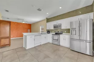 4718 Waterside Pointe Cir, Orlando, FL 32829 - Photo 12