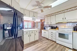 1311 Mohawk Cir, Tavares, FL 32778 - Photo 4