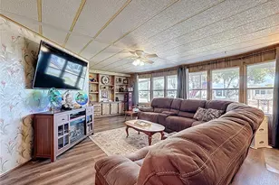 1311 Mohawk Cir, Tavares, FL 32778 - Photo 16