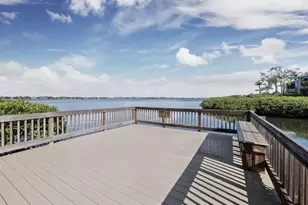 1511 Pelican Point Dr, Sarasota, FL 34231 - Photo 16