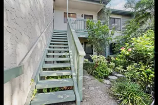 1511 Pelican Point Dr, Sarasota, FL 34231 - Photo 2