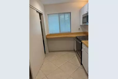 1511 Pelican Point Drive #280, Sarasota, FL 34231 - Photo 8