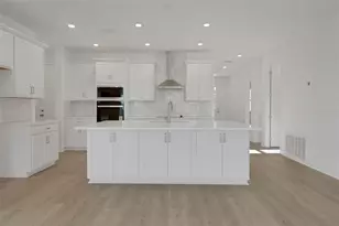 994 Fiesta Key Cir, Lady Lake, FL 32159 - Photo 10