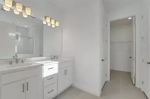 994 Fiesta Key Cir, Lady Lake, FL 32159 - Photo 16