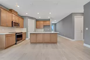 985 Fiesta Key Cir, Lady Lake, FL 32159 - Photo 10