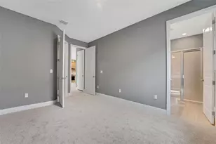985 Fiesta Key Cir, Lady Lake, FL 32159 - Photo 32