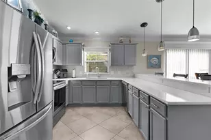 2266 Montbrook Pl, The Villages, FL 32162 - Photo 4