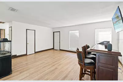 509 S Oakwood Avenue, Brandon, FL 33511 - Photo 6