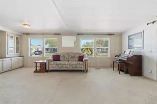 1001 Belmont Cir, Tavares, FL 32778 - Photo 10