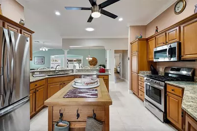 725 Kingston Way, The Villages, FL 32162 - Photo 16
