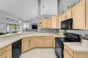 1082 Princeton Dr, Clermont, FL 34711 - Photo 6