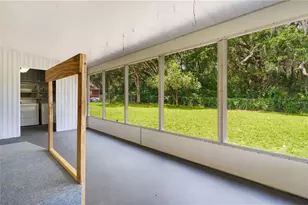 302 Ivanhoe Cir, Lady Lake, FL 32159 - Photo 24