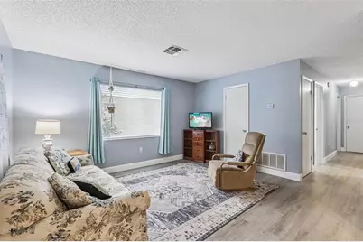 690 E Jackson Avenue, Mount Dora, FL 32757 - Photo 6