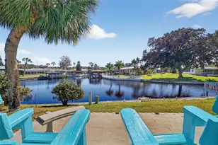 1050 Shawn Ct, Tavares, FL 32778 - Photo 2