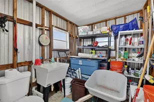 1050 Shawn Ct, Tavares, FL 32778 - Photo 40