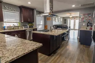 1038 Singleton Cir, Groveland, FL 34736 - Photo 4