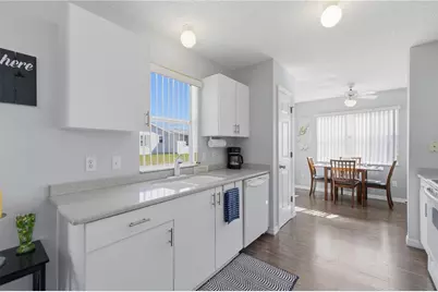 529 Valencia Place, The Villages, FL 32159 - Photo 8