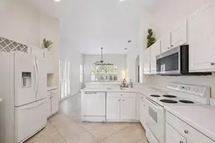 8032 Pine Hollow Dr, Mount Dora, FL 32757 - Photo 12