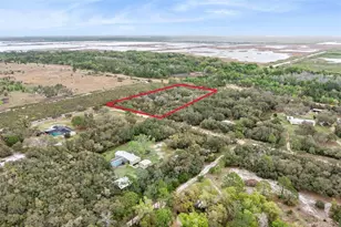 22932 Carolyn Ln, Astatula, FL 34705 - Photo 2