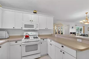 974 Livingston Loop, The Villages, FL 32162 - Photo 8