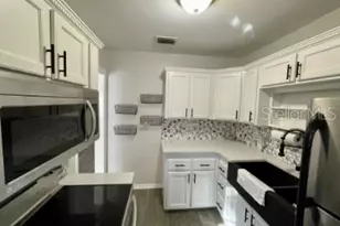 706 Mission Dr, Wildwood, FL 34785 - Photo 6