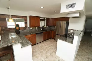 1002 Orangewalk Dr, Brandon, FL 33511 - Photo 6